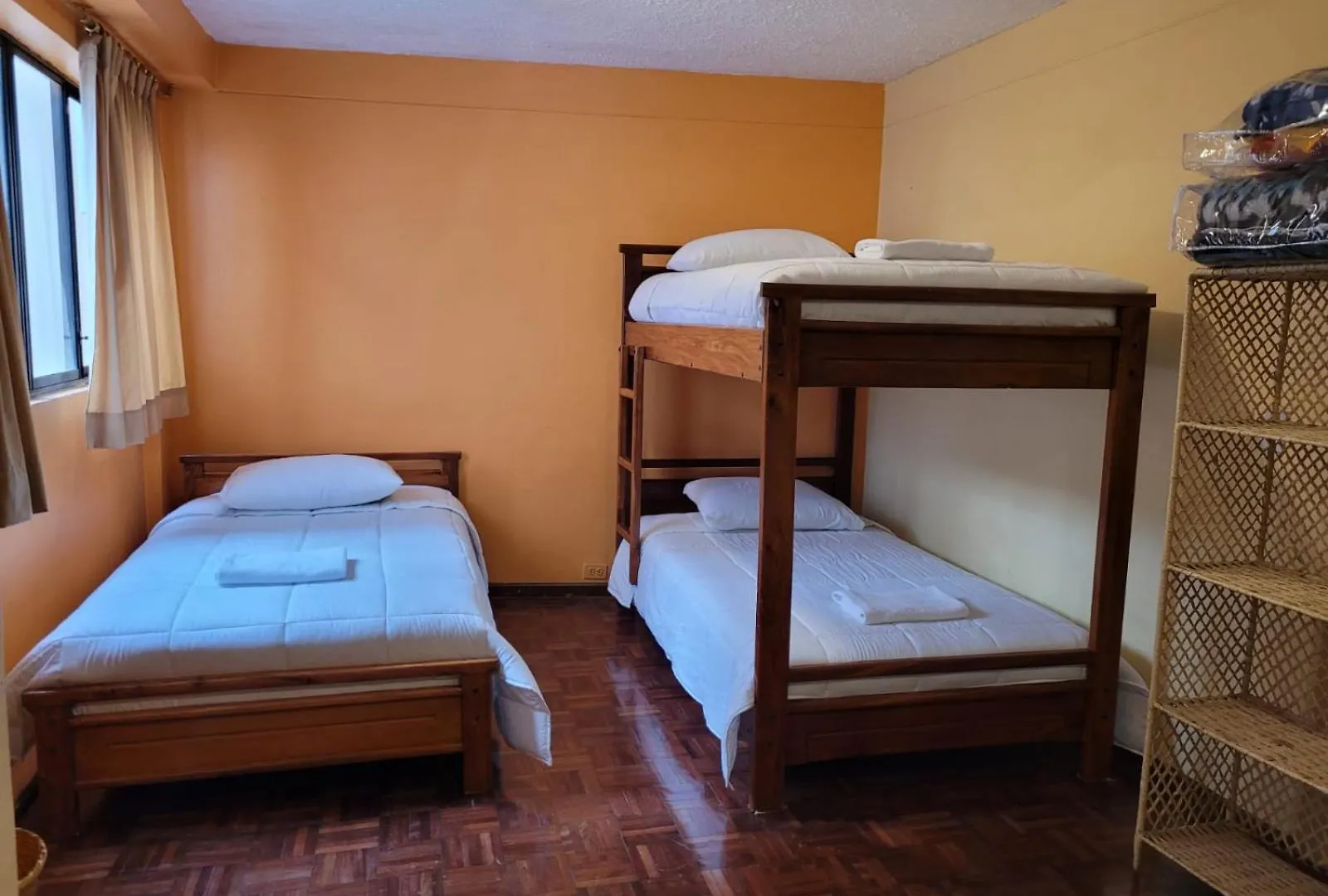 Casa Colon Quito Bed & Breakfast Hostel Ecuador