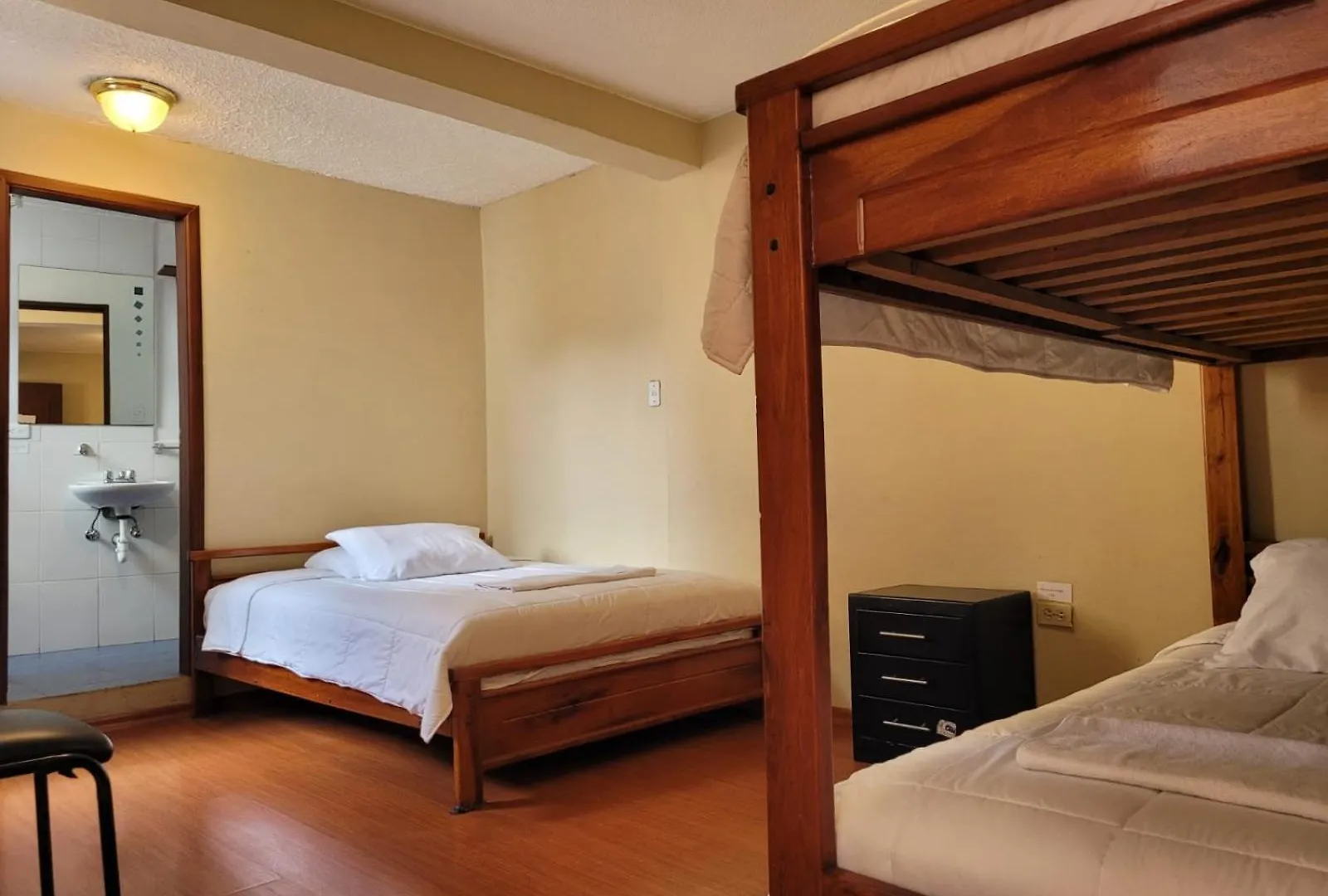 Casa Colon Quito Bed & Breakfast Hostel