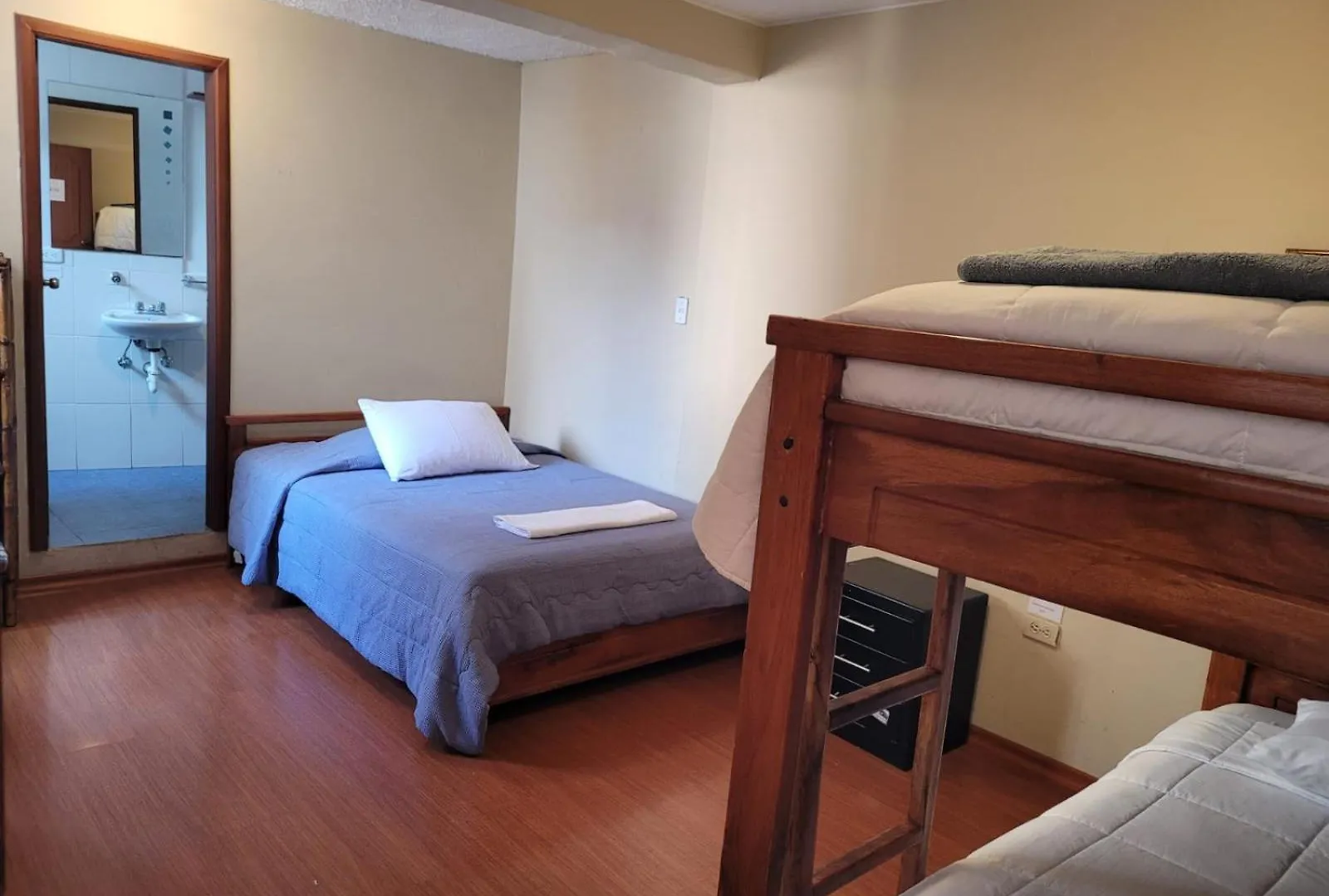 Casa Colon Quito Bed & Breakfast Hostel